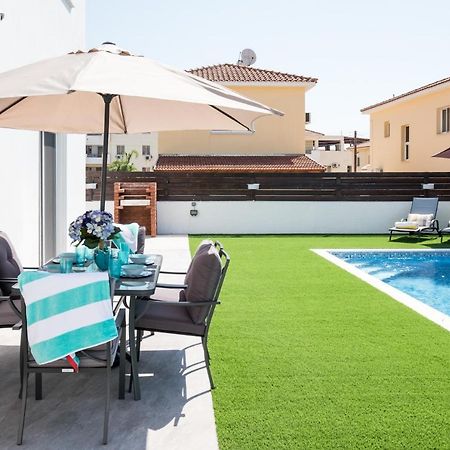 Voroklini Villa With Pool Larnaca Bagian luar foto
